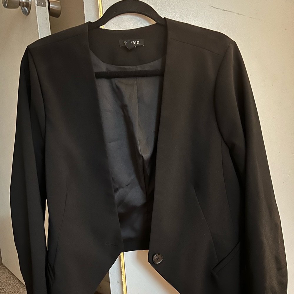 Cropped blazer